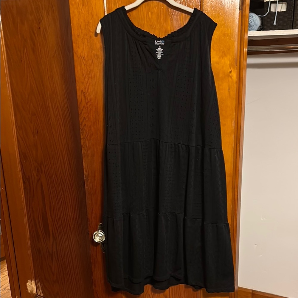 Women's Black Sleeveless Dress